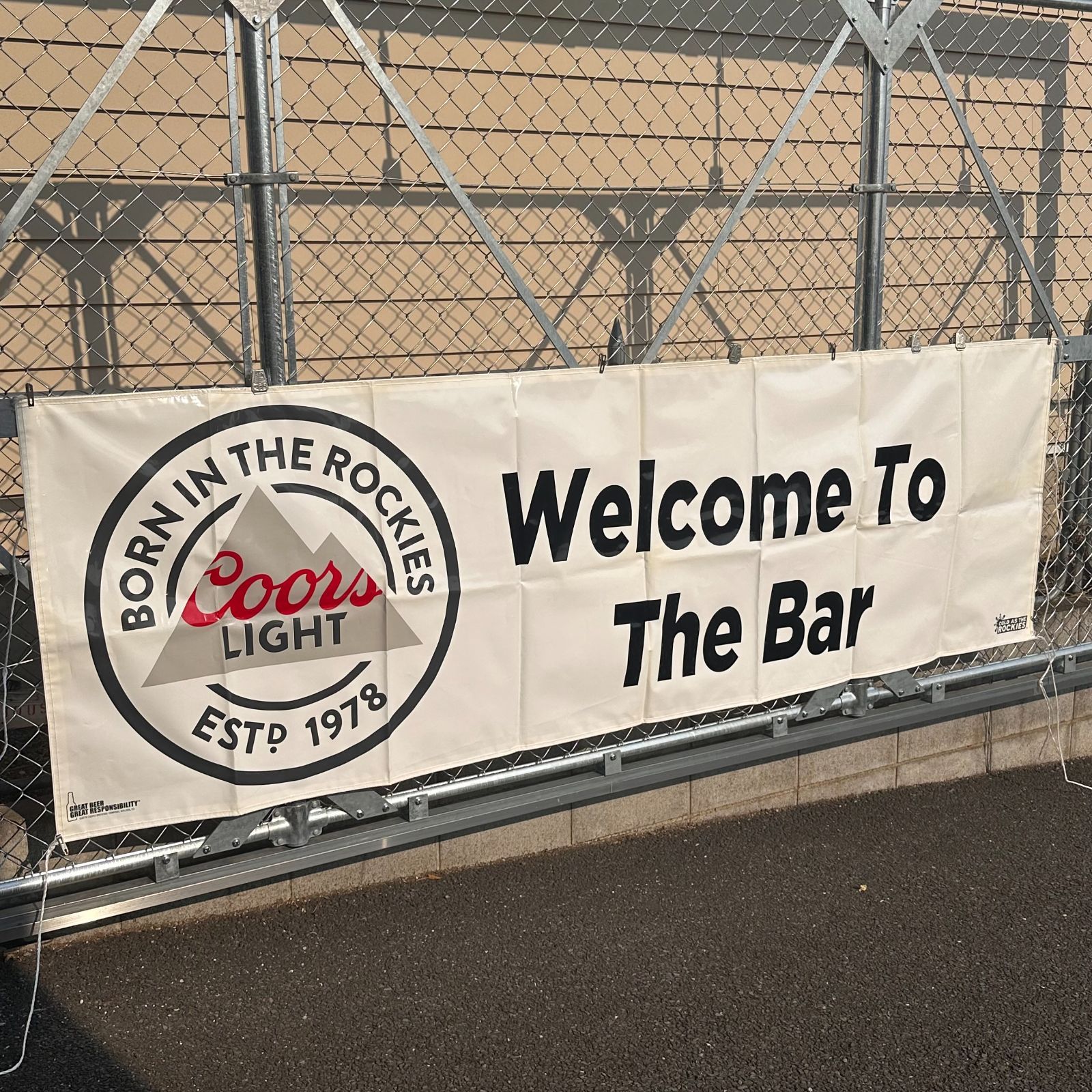 Coors LIGHTバナー Welcome To The Bar
