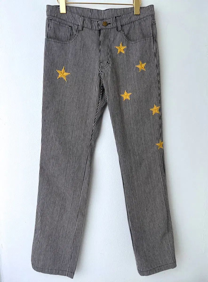 極美品 マーガレットハウエル 25SS ウォッシュドコットンツイル トラウザー 極美品 マーガレットハウエル 25SS ウォッシュドコットンツイル