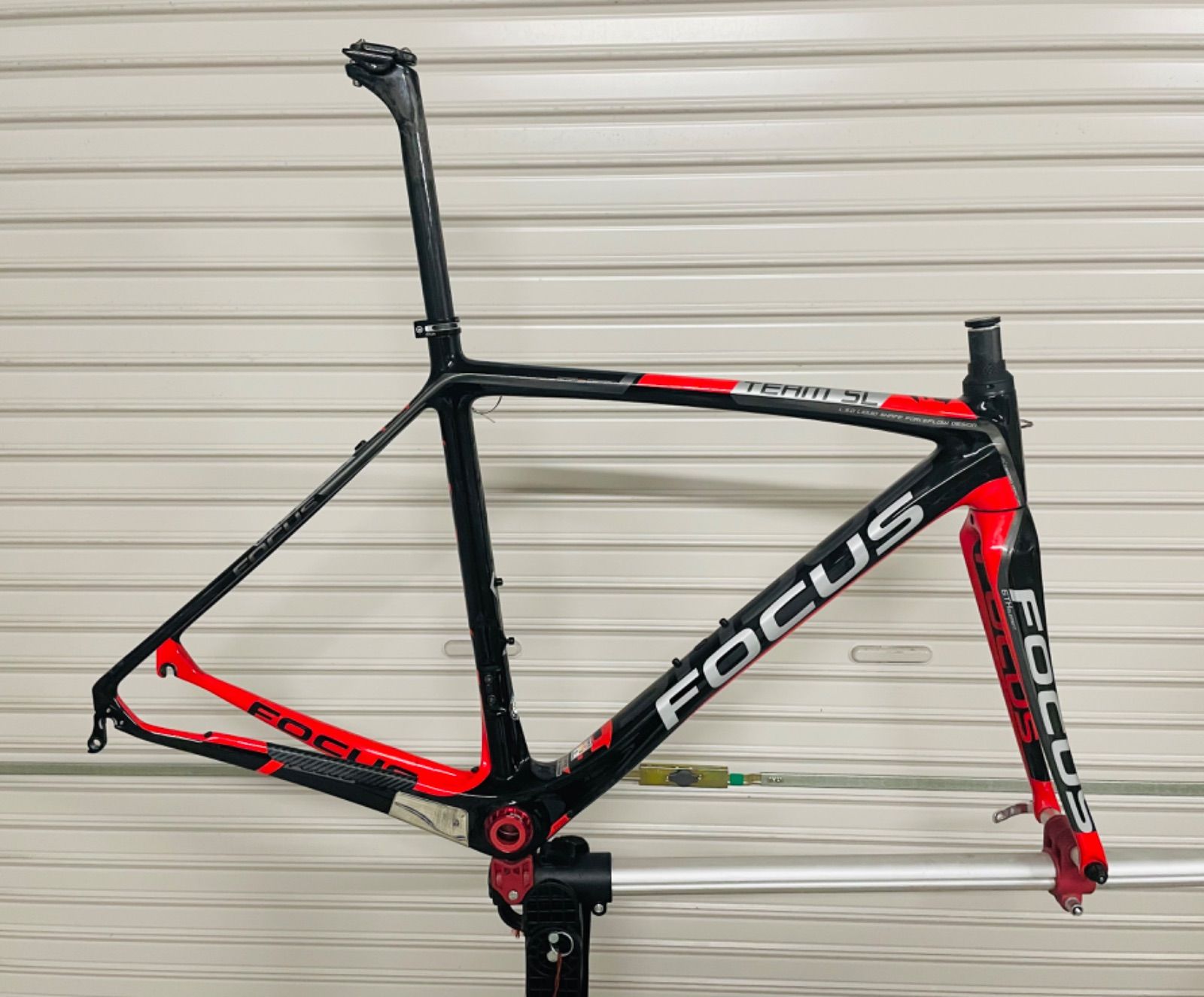 ブランド品専門の FOCUS イザルコteam【手渡し限定】 自転車本体