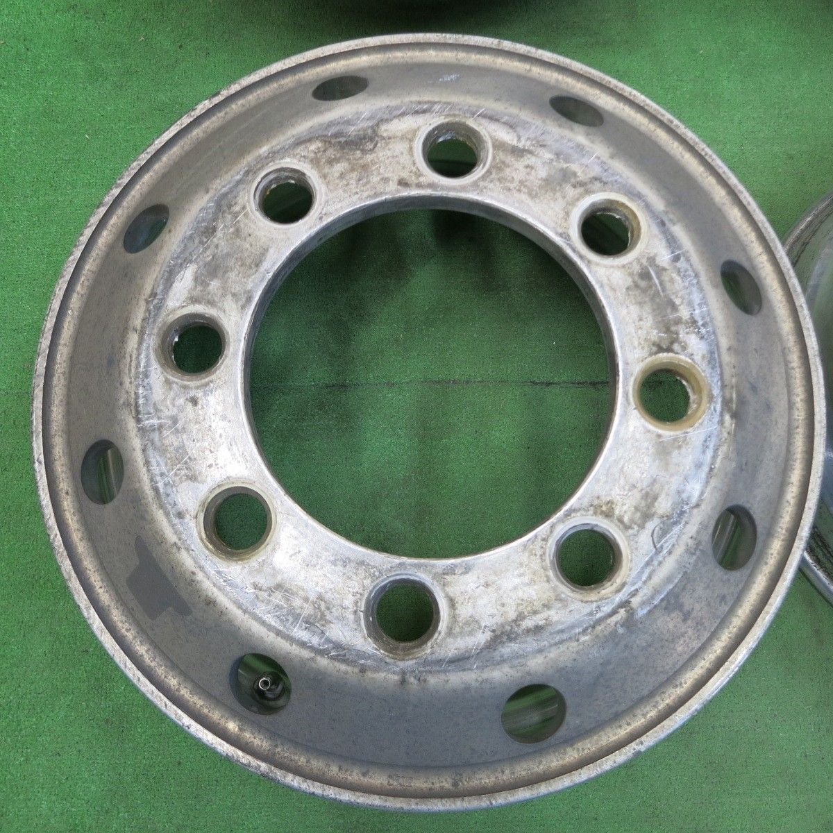 アルコア 19.5×6.75 ISO アルミホイール 価格｜FORGE MEISTER 19.5インチ×6.75(147) 8穴/275 新ISO規格