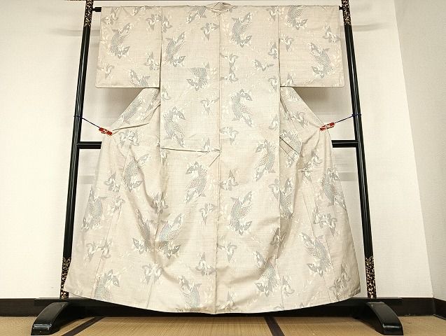 平和屋着物 本場大島紬 白大島 カタス7マルキ 舞蝶文 正絹 AABB6345zg