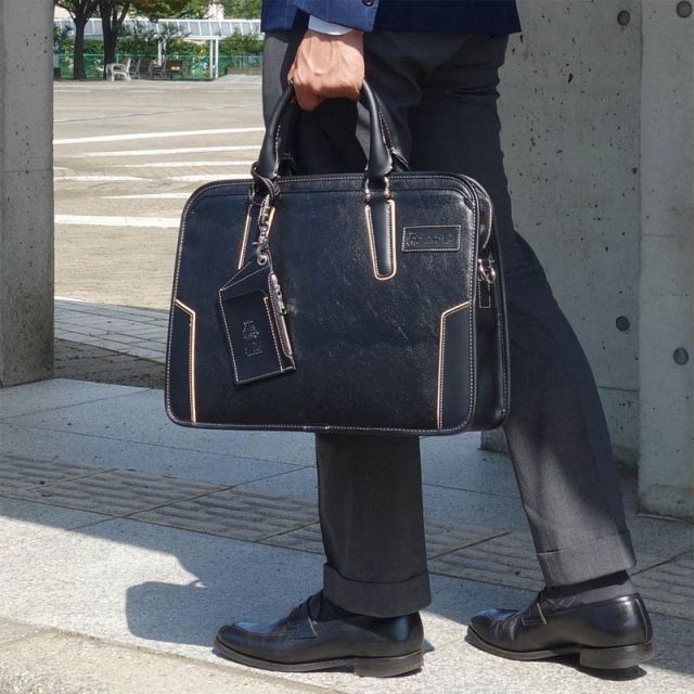 未使用　半額以下　大峡製鞄　ブライドルスリムダレス 0953-2-brd-navy-gold_aef792a8-