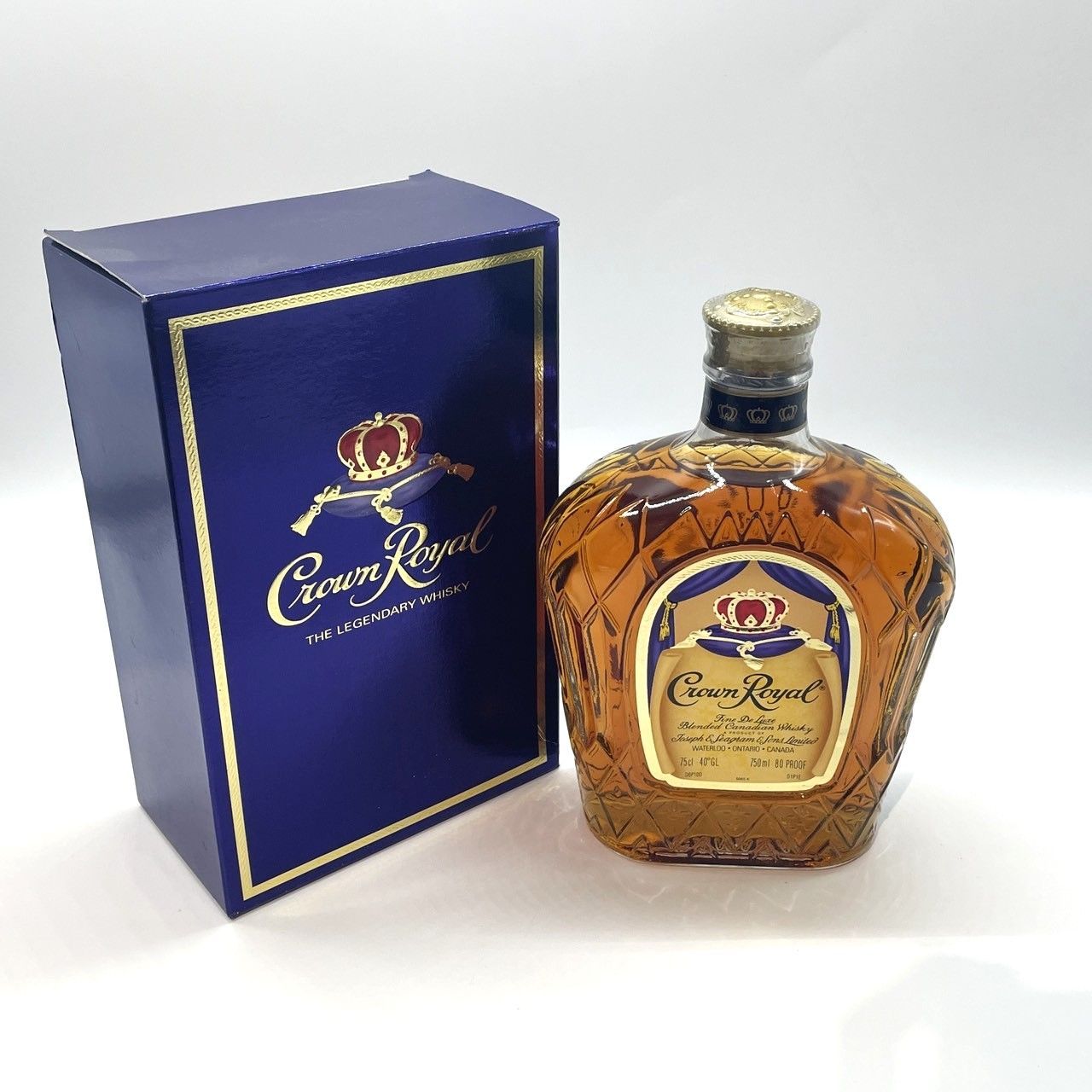 豊富なギフト 750ml ウイスキー クラウンローヤル ROYAL ▽CROWN 40度 古 箱付 ウイスキー