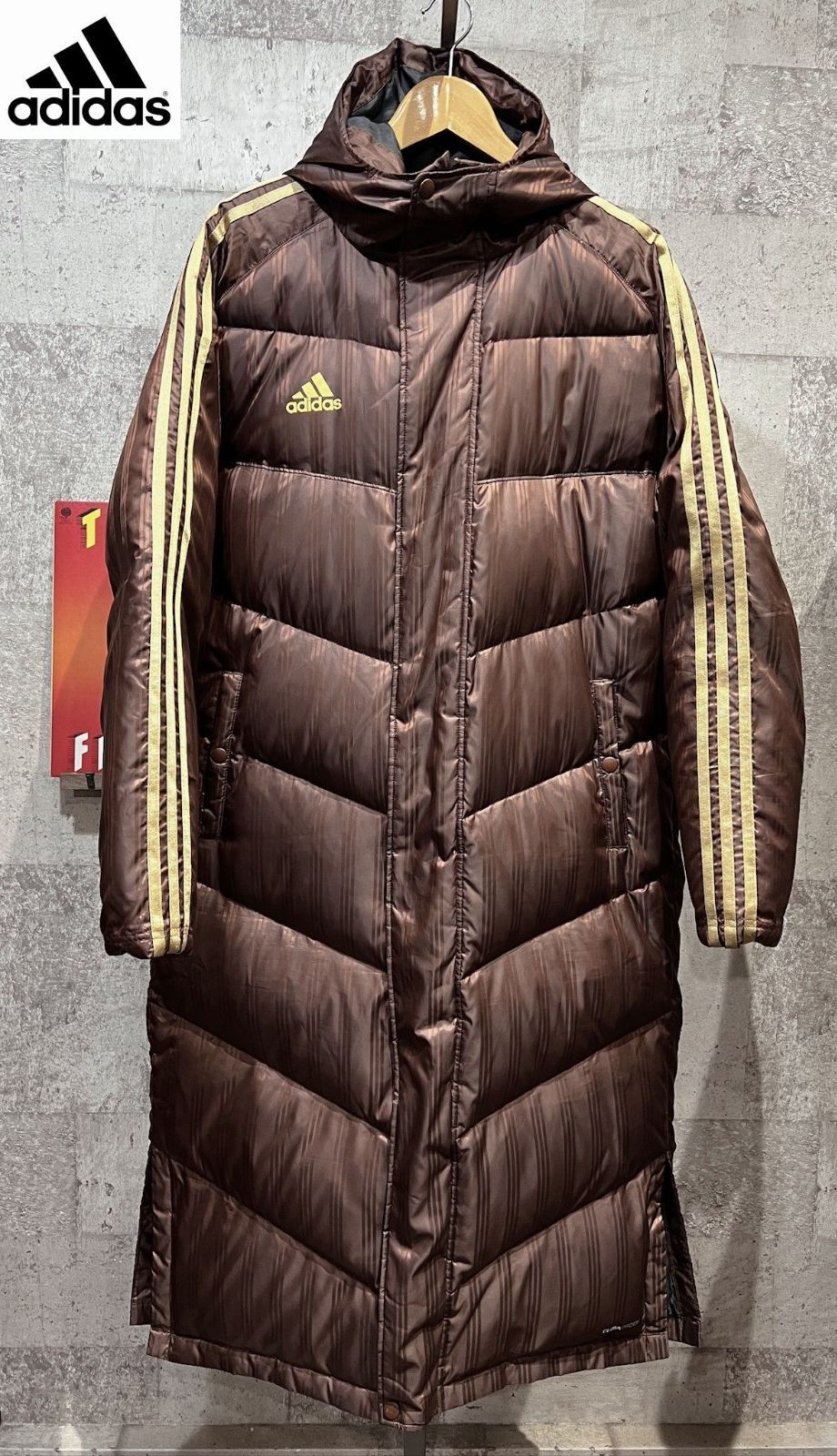 アディダス CLIMAPROOF ダウン ベンチコート ブラウン/ゴールド L