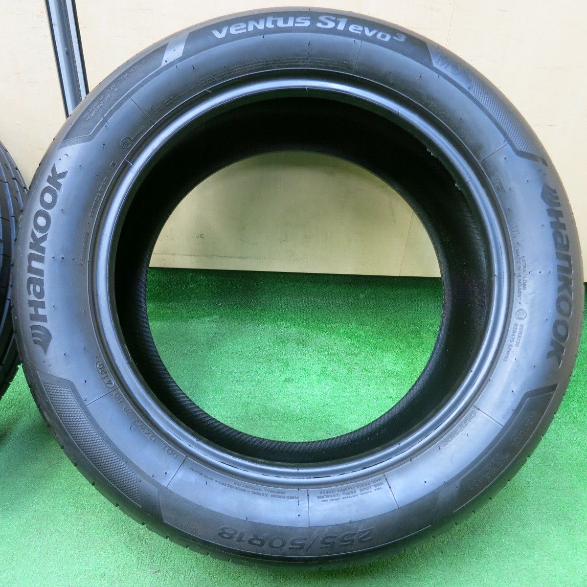 *送料無料* 新車外し！20年★255/50R18 ハンコック ベンタス S1 evo3 MO ベンツ 承認 タイヤ 18インチ★4041304イノタ