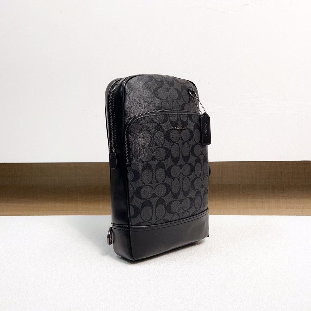 コーチ ショルダーバッグ メッセンジャー シグネチャー PVC 黒 美品