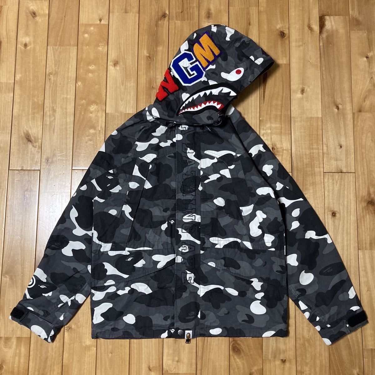 蓄光 シャークパーカー スノボジャケット BAPE 000000007001 - メルカリ