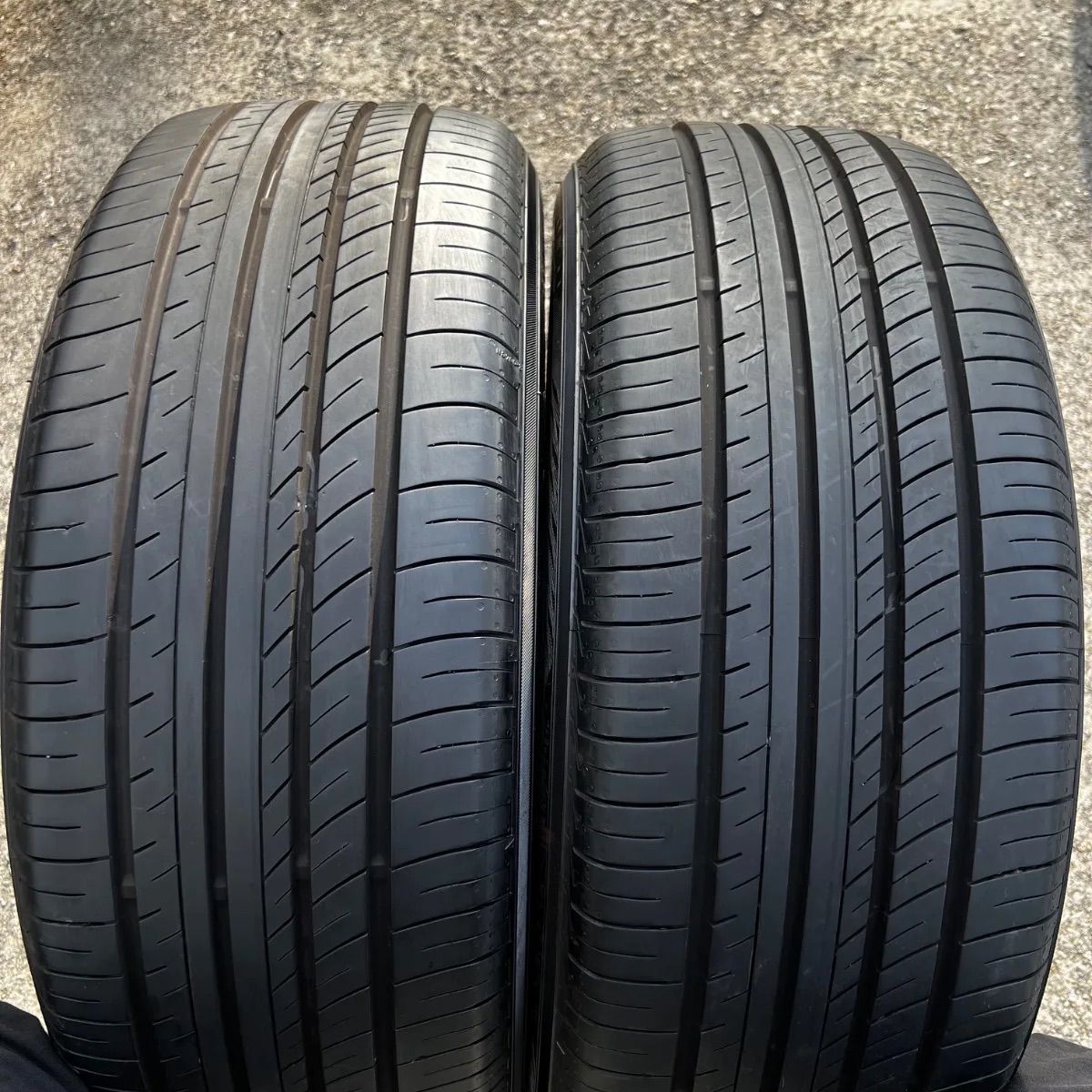 ヨコハマ アドバン㏈ V552 225|55R18 331