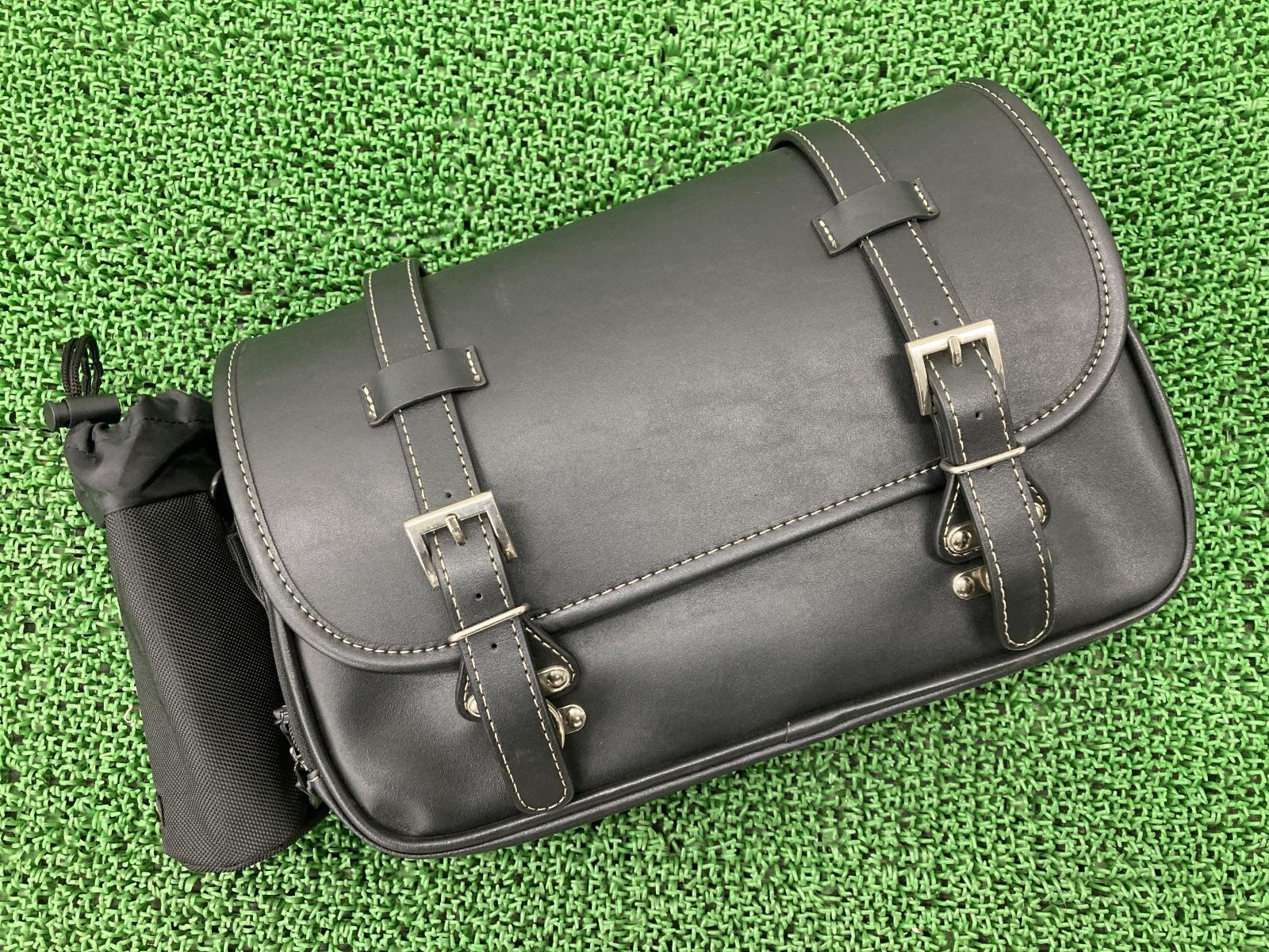 ヘンリービギンズ製 サイドバッグ 片側 社外 中古 バイク 部品 ハーレー ドラッグスター バルカン スティード シャドウなどに 破れ無し