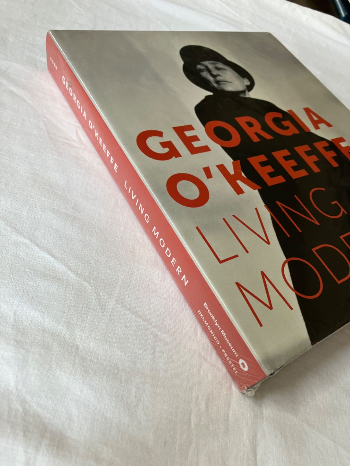 新刊・未開封）georgia o'keeffe living modern - メルカリ