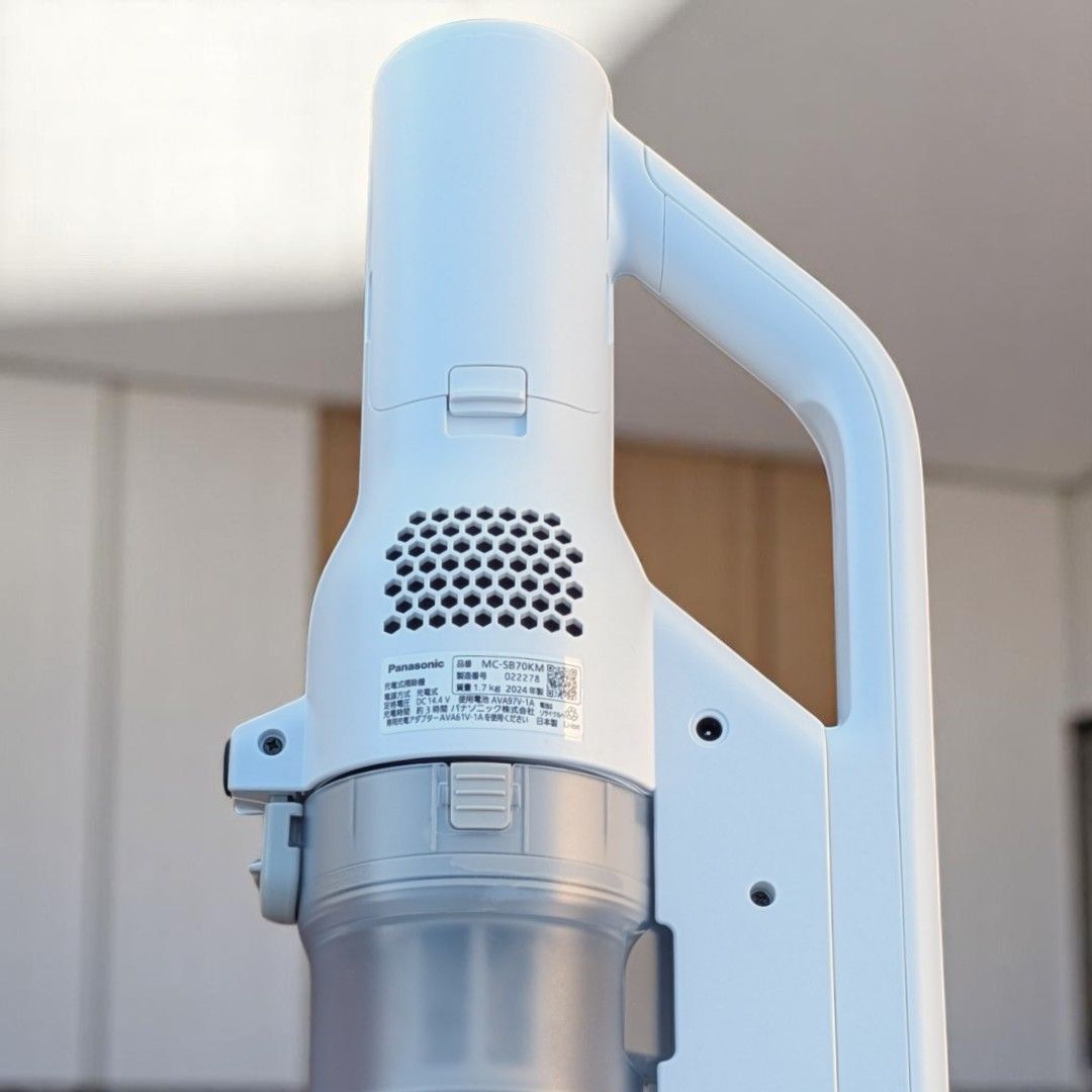 サイクロン式コードレススティック掃除機