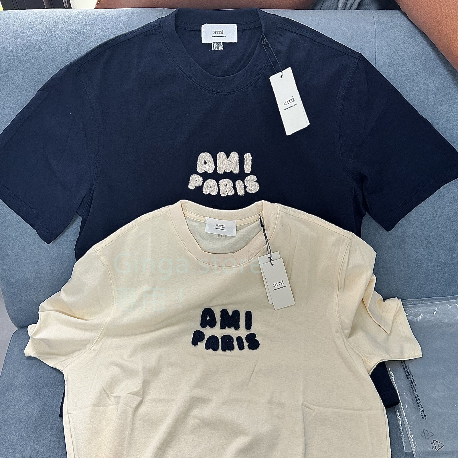 新品! AMI PARISアミパリス 刺繍 Tシャツ 男女兼用ベージュ 新品! AMI PARISアミパリス 刺繍 Tシャツ 男女兼用ベージュ