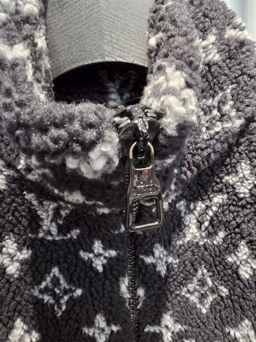 LOUIS VUITTON ジップアップジャージ XS LOUIS VUITTON ジップアップジャージ XS Embroidered Zipped Jersey