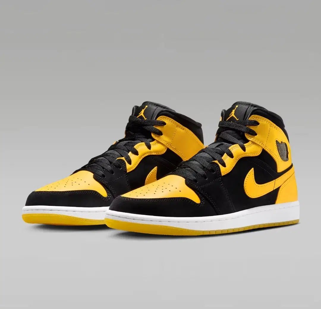 NIKE ナイキ 260 エアジョーダン1 ミッド ブラック イエロー HJ 6654 071