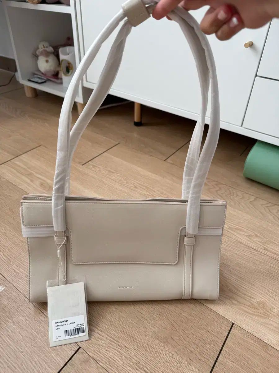 FIND KAPOOR ショルダーバッグ 美品 ☆FIND KAPOOR☆送料込み☆韓国☆大人気☆BELTY BAG 25 CRINKLED (FIND