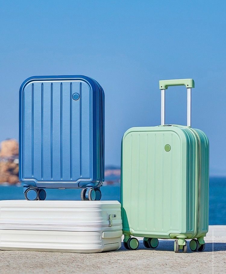 高品質スーツケース　機内持ち込み可能サイズSサイズ20インチ　軽量　グリーン