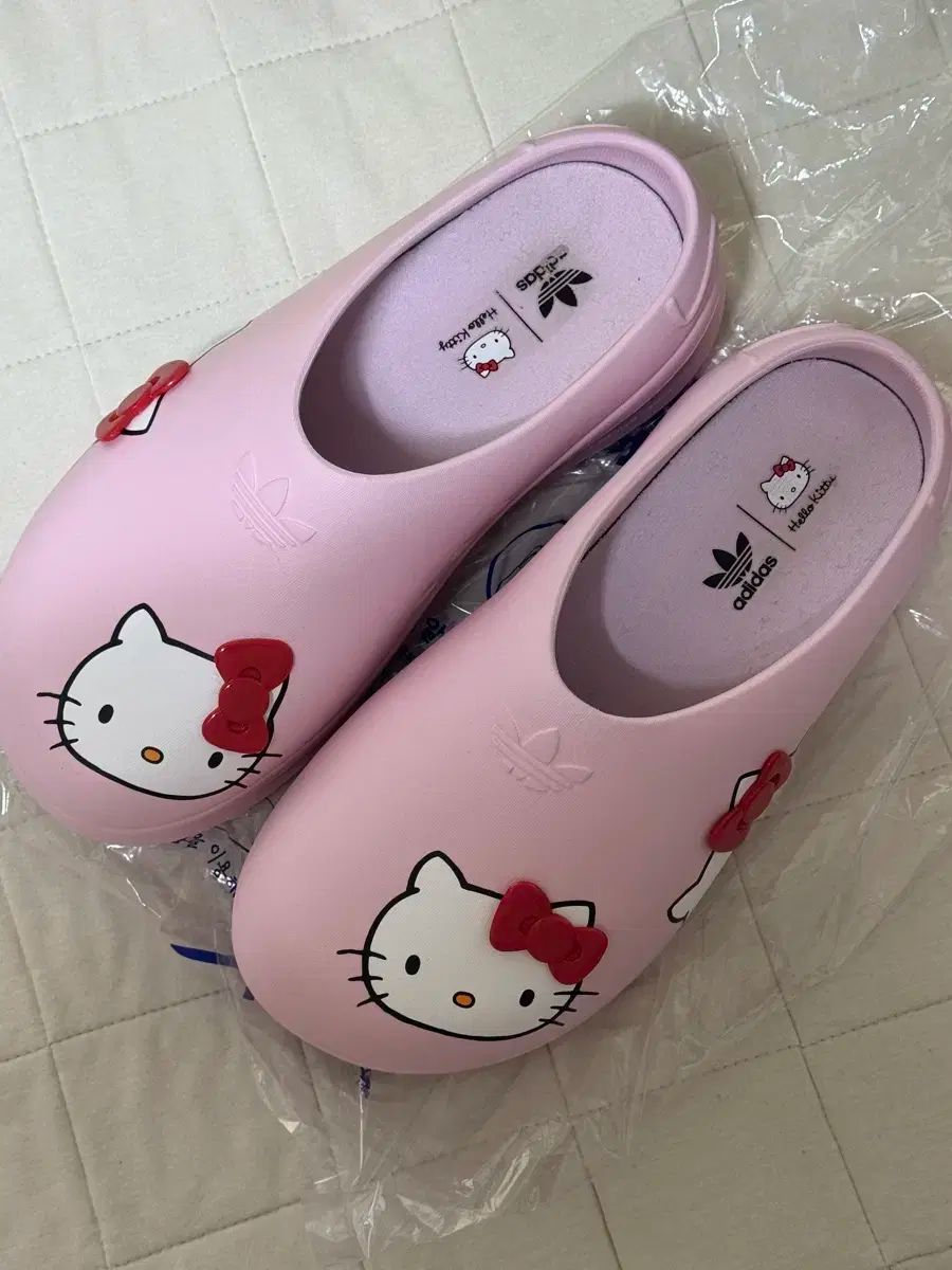 アディダス ハローキティ アディフォーム スタン スミス ミュール クリア ピンク レッド 245