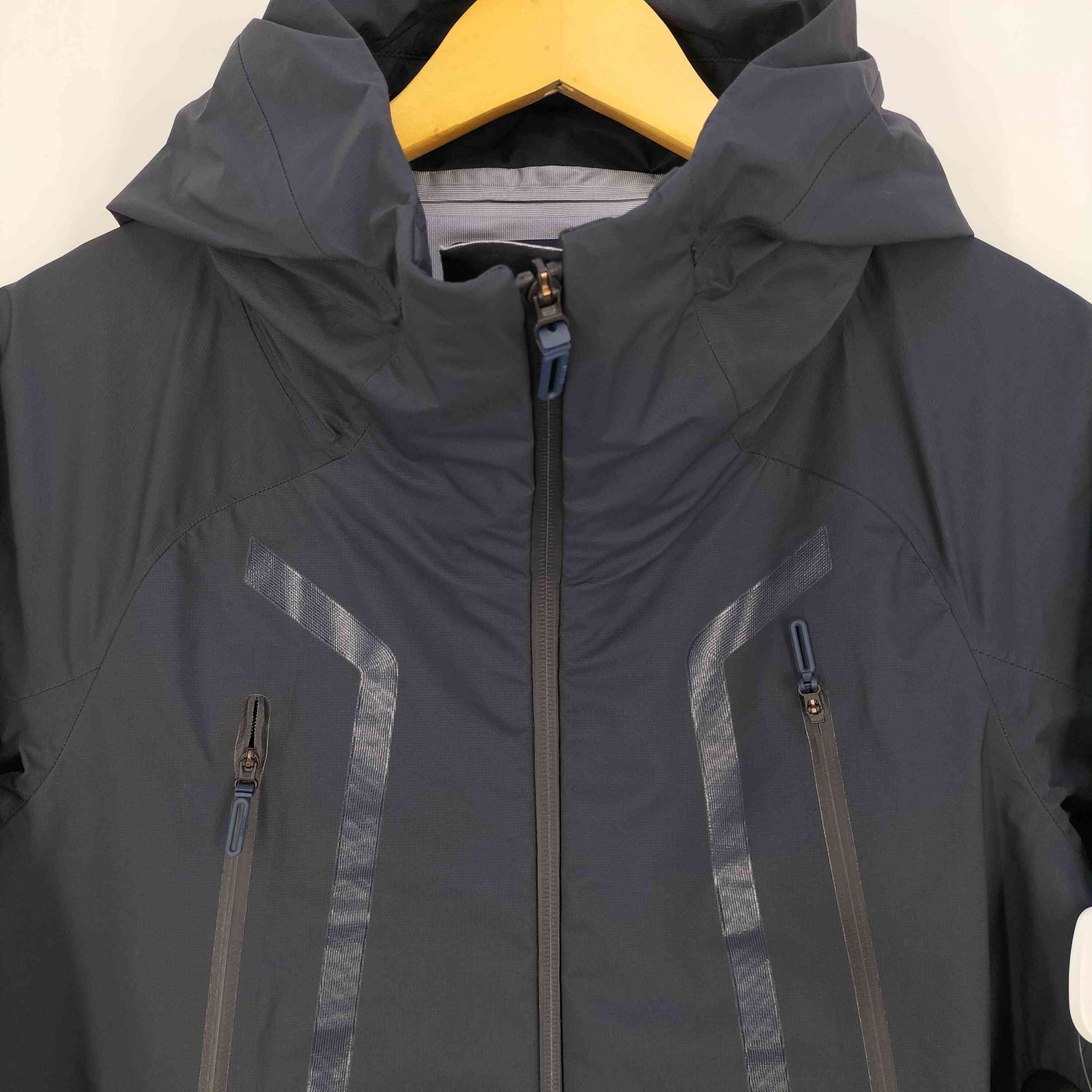 デサント descente ALLTERRAIN STREAMLINE HARD SHELL ALL WEATHER COAT オルテライン  ストリームライン ハードシェル オールウェザー コート メンズ JPN：S - メルカリ