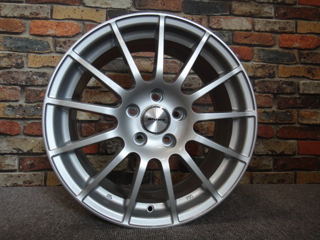 新品未使用　IRVINE F01 シルバー ホイールuser_ef9fad04様 head_img-irvine-pc.jpg