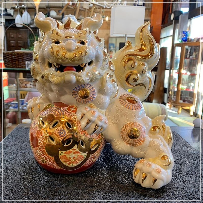 レア品 美品 九谷焼 玉乗り 狛犬 獅子 シーサー 白 縁起物 置物 陶器 シーサー 玉乗り 唐獅子 九谷焼 陶器 狛犬 縁起物 魔除 置物