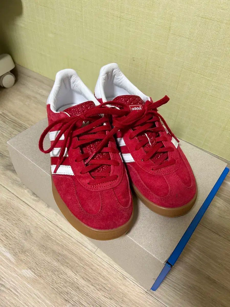 アディダス ガゼル