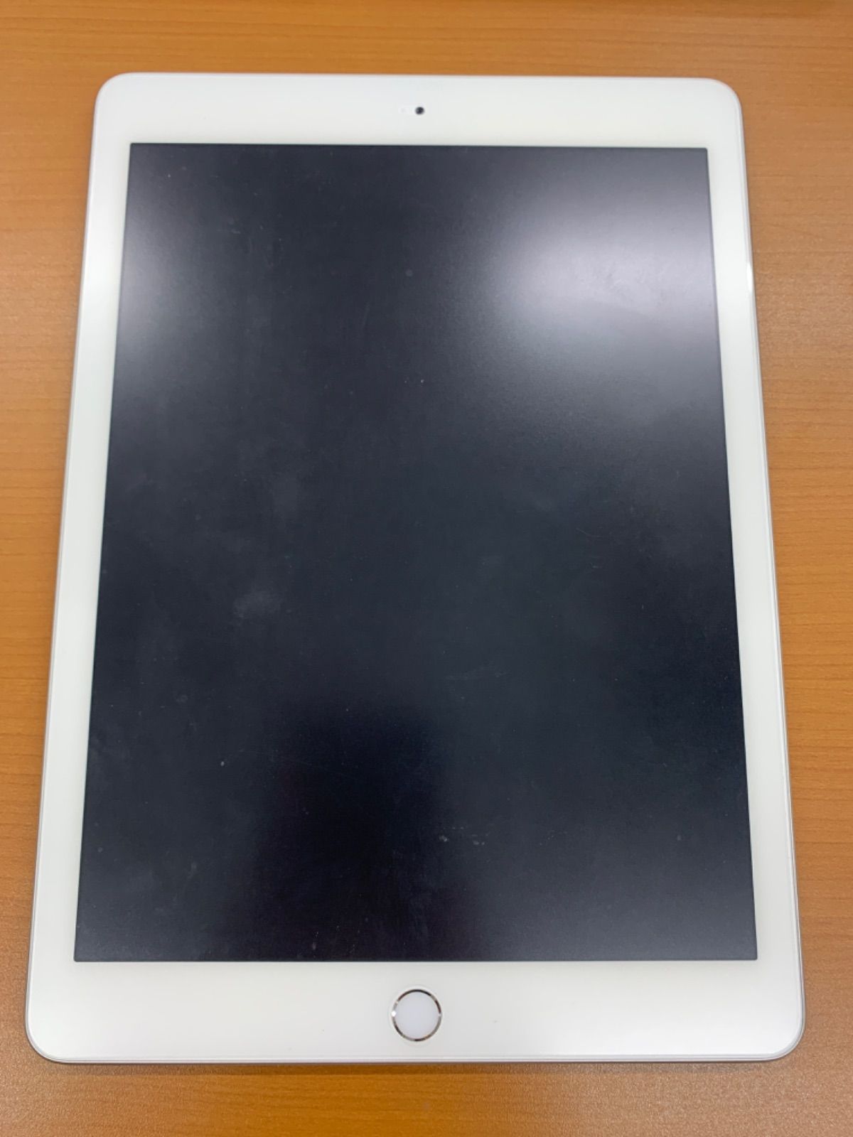 iPad（第6世代） wi-fiモデル 128GB - メルカリ