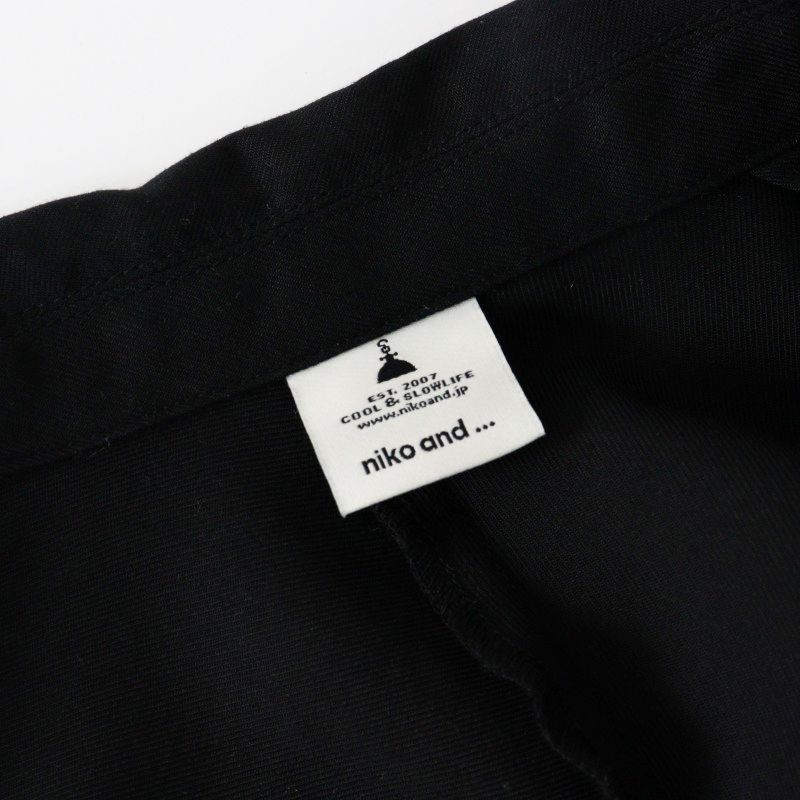 niko and… ニコアンド　ドロストドルマンユルジ ヤケット　ブラック niko and（ニコアンド）の「ドロストドルマンユルジャケット