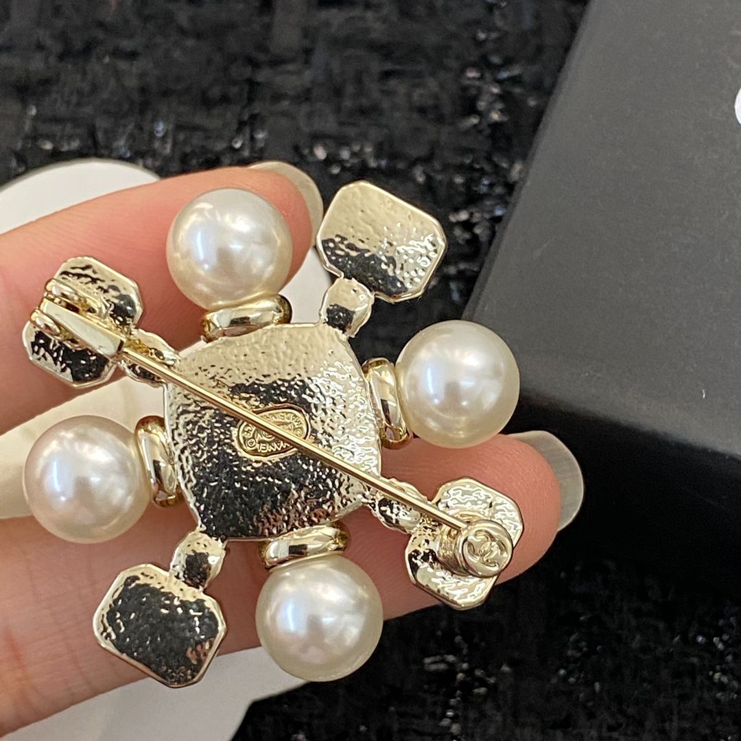 CHANEL 1999年秋コレクション　ブローチ・イヤリングセット CHANEL 1999年秋コレクションブローチ・イヤリングセット