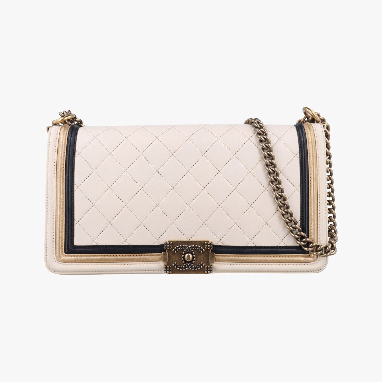 シャネルChanelボーイシャネルホワイトラムスキンA6754617742353