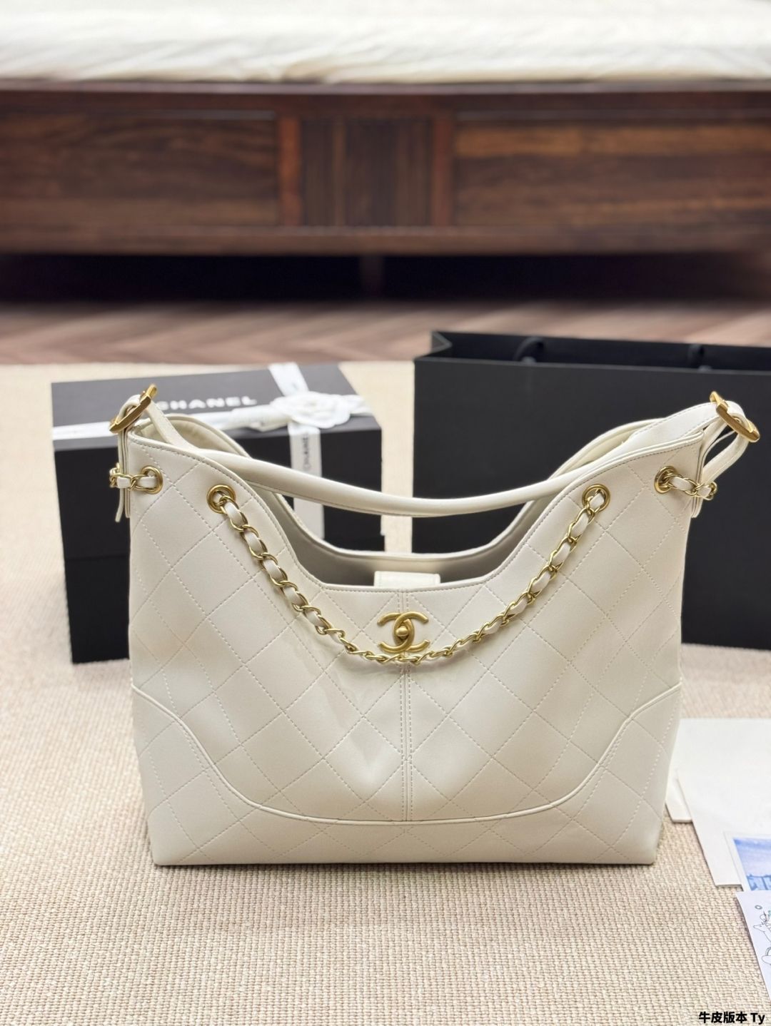 完売必至の上品トート♥【CHANEL】25B ショッピングバッグ 今日特価】Vintage Chanel 25p 菱格菜籃子ショッピングバッグ