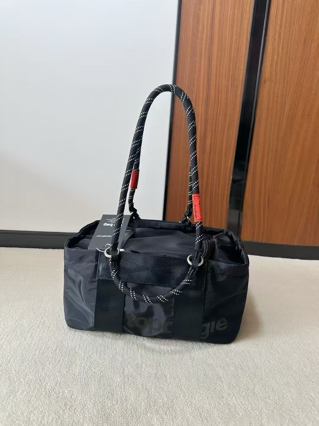 Topologie ✦ ダッフルバッグ Summit Small 新品 黒 Amazon.co.jp: topology Summit Duffle Small バッグ単体 : ホビー