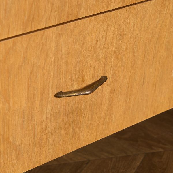 ドレッシングテーブル