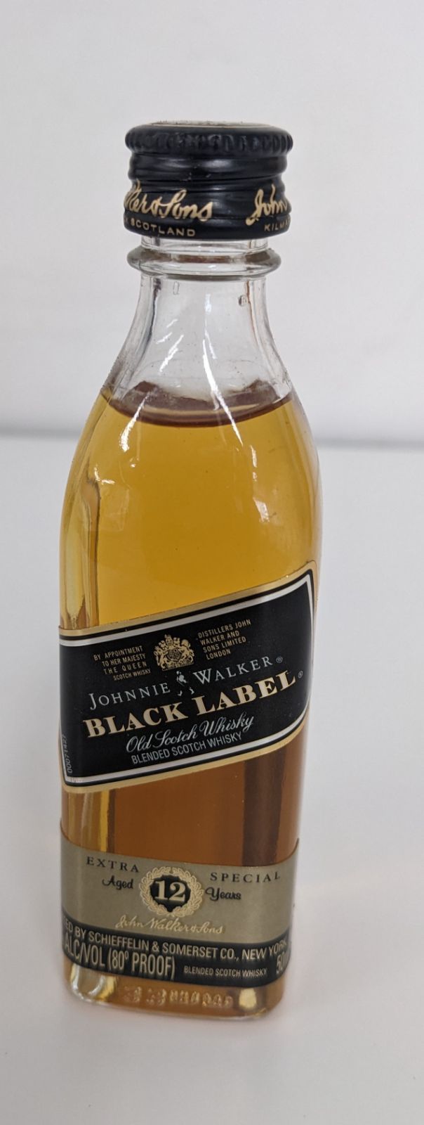 限定品 ジョニーウォーカー ブラック ラベル12年 700ml 北野武 レア品 限定品 ジョニーウォーカー ブラック ラベル12年 700ml 北野武