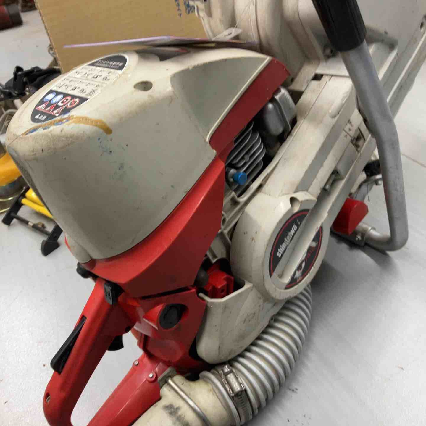 中古】【動作OK】【店頭引取限定】エンジンカッター 新ダイワ