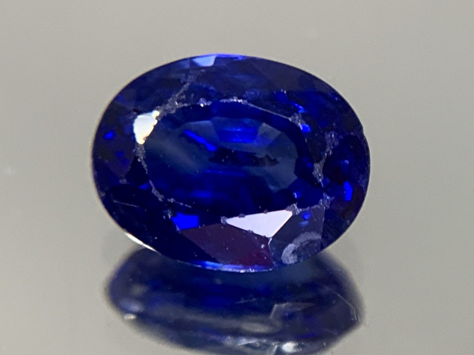 サファイア 1.676ct 宝石ソーティング付き 7.6㎜×5.9㎜×3.9㎜ ルース（ 裸石 ） 1921Y - メルカリ