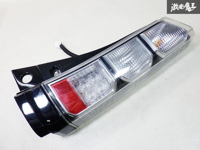 新品N BOX 右テールランプ　JF1 ICHIKOH D106 磨き済み N-BOX カスタム JF1/JF2 純正 右 テールランプ LED