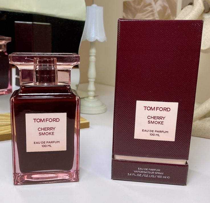 新品未開封TOMFORD チェリースモーク オードパルファム スプレィ 新品未開封TOMFORD チェリースモーク オードパルファム スプレィ
