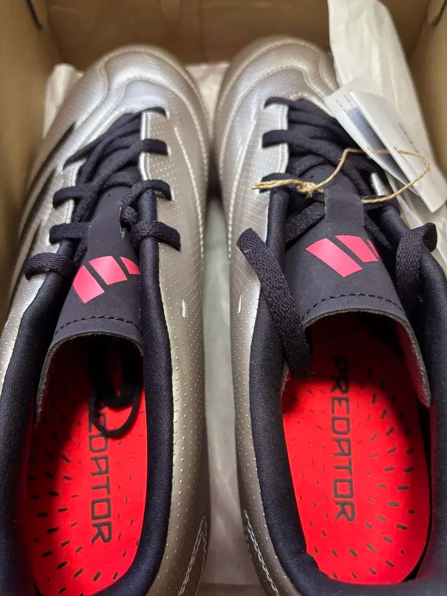 adidas(アディダス) プレデター サッカーシューズ (新品)