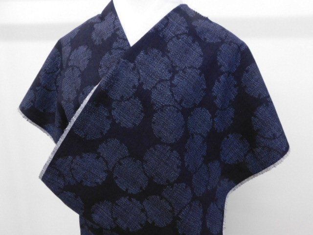 楽布特選〕P33094 重要無形文化財 100亀甲 雪輪柄 本場 結城紬 解き