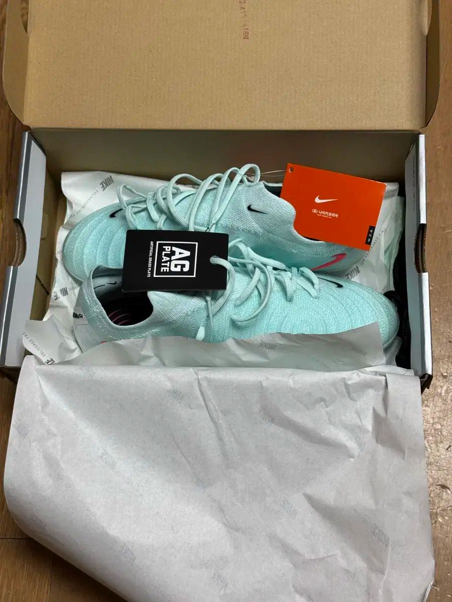 【雷市場（ポンジャン）商品韓国直送】 NIKE(ナイキ) ファントム gx2 エリート ag 260 新品