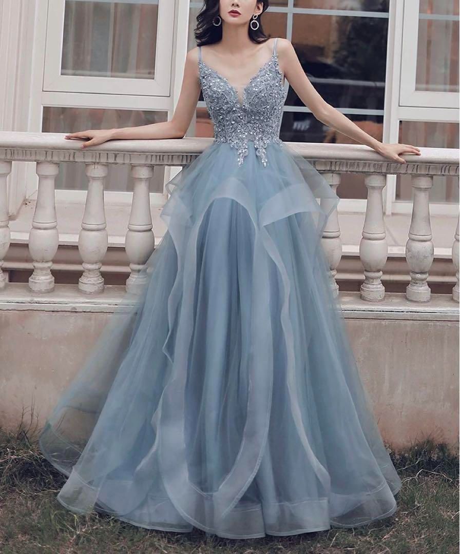 小花柄の様なデザインにフリルスカートがオシャレなロングドレス