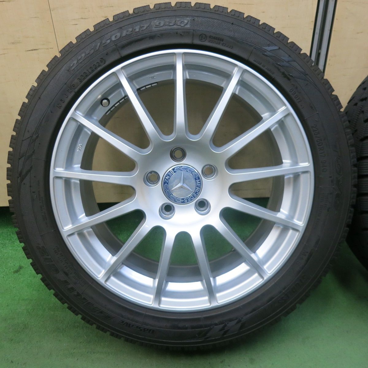 バリ溝 22年 キレイ 9.5分 ベンツ 等 IRVINE F01 225 50R17 スタッドレス トーヨー オブザーブ ガリット GIZ アーヴィン 17インチ PCD112 5H 5092602SKス