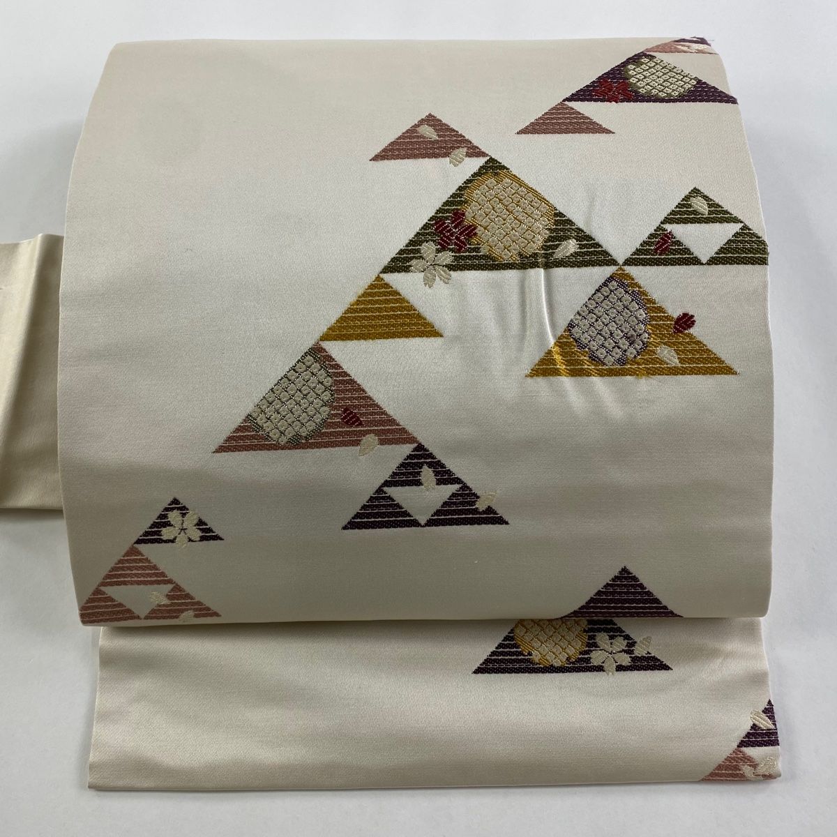 名古屋帯 秀品 桜 雪輪 刺繍 ベージュ 正絹