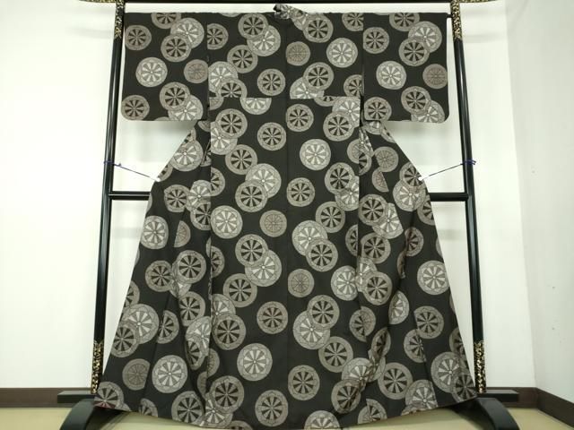 平和屋着物○本場大島紬 9マルキ 源氏車花文 正絹 逸品 CAAW3862vf