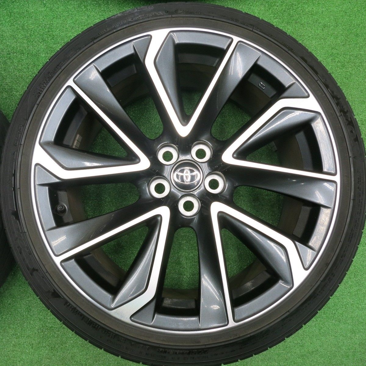 トヨタ純正ホイール　カローラスポーツ　4本　225/40R18 最上級グレード装備品】トヨタ カローラスポーツ G“Z” 純正 18in
