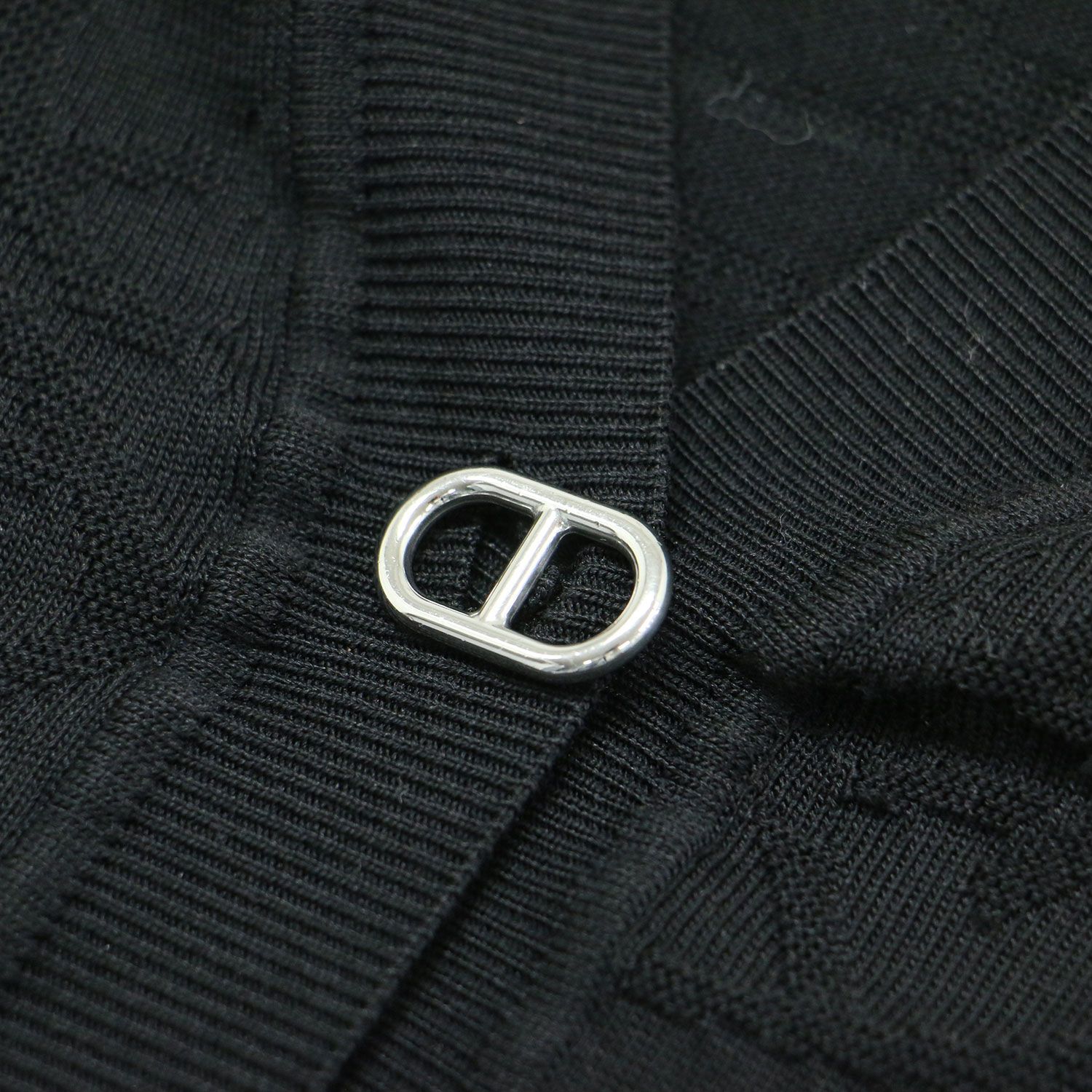 HERMES - 【美品】HERMES エルメス カーディガン ブラック 黒 サイズ:42(XL) | 24春夏 ナウサ シルク コットン Vネック カーディガン | Naoussa | ニット 長袖 シェーヌダンクル | イタリア製 | トップス セーター【レディース】【中古】 美品】HERMES エルメス カーディガン ブラック 黒 サイズ:42(XL) | 24