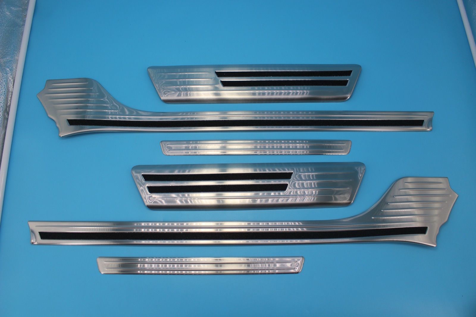 ヴォクシー90系VOXY ノア90系 スカッフプレート