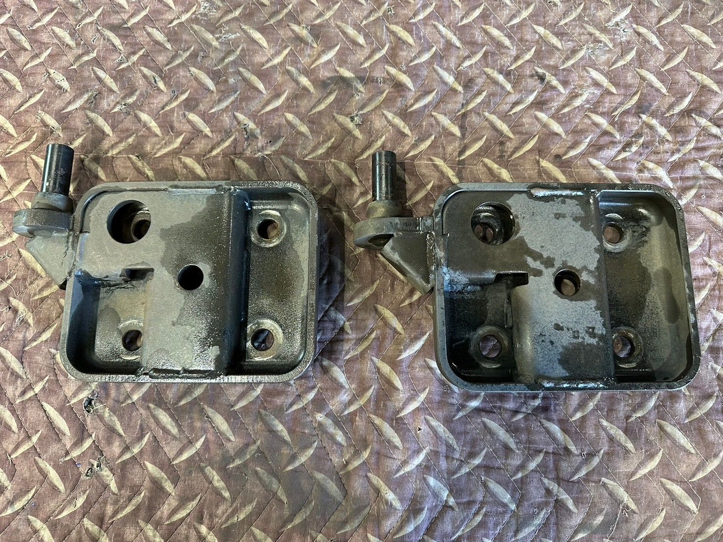 200系ハイエース オリジナルダウンアシストブラケット 黒 200系