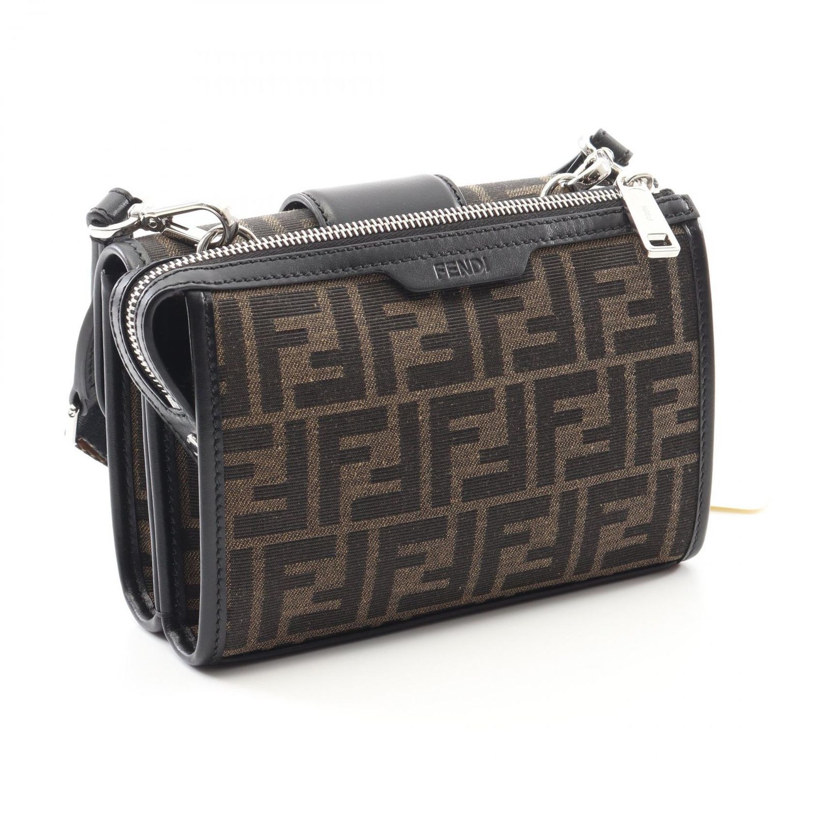 FENDI ダブルバゲット デニム調 ブラウンレザー バッグ フェンディの25年夏メンズバッグ「ダブル バゲット」デニム風“FF