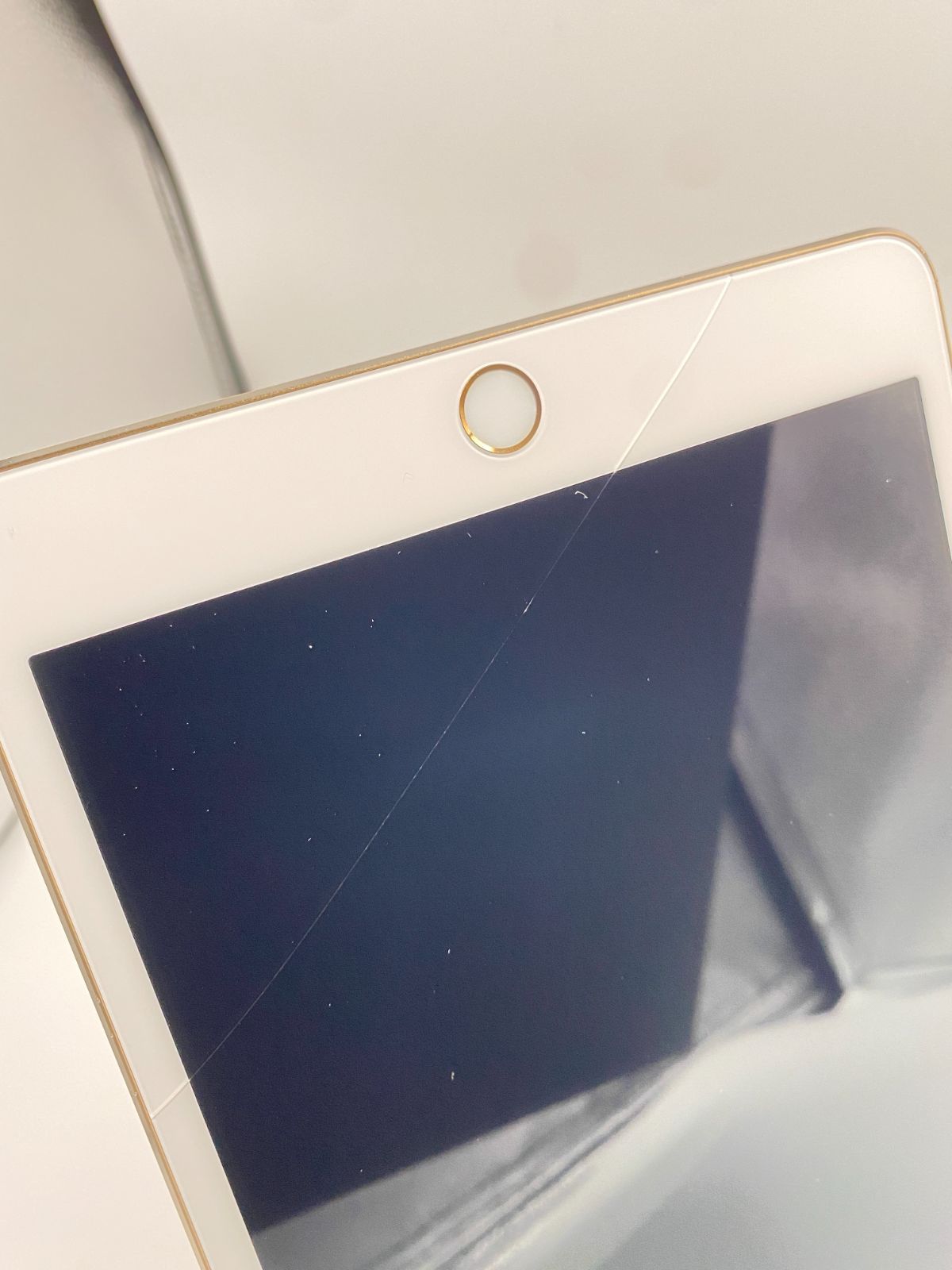 iPadmini4 Wi-Fiモデル 64GB ゴールド - メルカリ